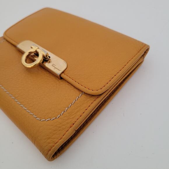 Salvatore Ferragamo Gancini Wallet Medium Bifold Mustard Yellow Leather Unisex - Picture 10 of 12